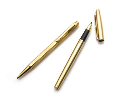 Kugelschreiber und Roller Stift Caran d'AcheL.ca. 13,7 cmMetall vergoldet. Diamant. Leichte Gebrauchsspuren.