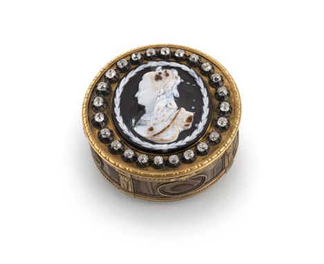 Bedeutende zweifarbige Gold und Edelstein Tabatiere mit dem Bildnis der Marie AntoinetteParis Charles Quizille um 1780-83H. 3