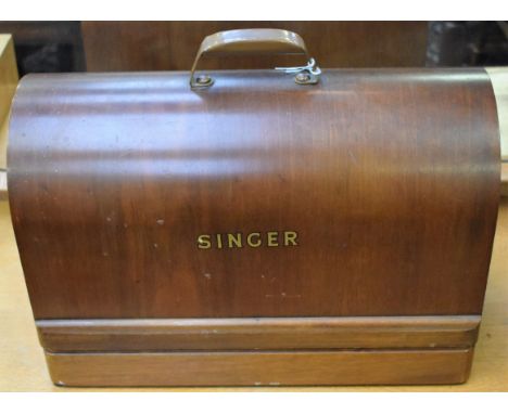 A vintage Singer sewing machine, cased, c.1930