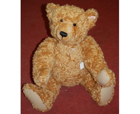 Steiff Maximilian large bear, white tag No.667244, limited edition of 1500 pieces, long mohair caramel body with working grow