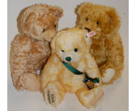 Steiff collectors bear group, bagged and loose examples to include; No.652288 Angel Bear, limited edition of 1500, dated 2001