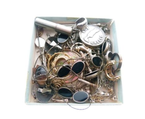 Assorted gold, silver, yellow and white metal jewellery to include; pair of 14ct gold ear studs (at fault), three further pai