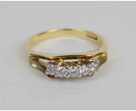 Ring mit 5 Dia.-Brillanten, 585er Weiß- und Gelbgold, Gew.3,51g 5 Brillanten nebeneinander in Krappenfassung, total ca.0,25ct