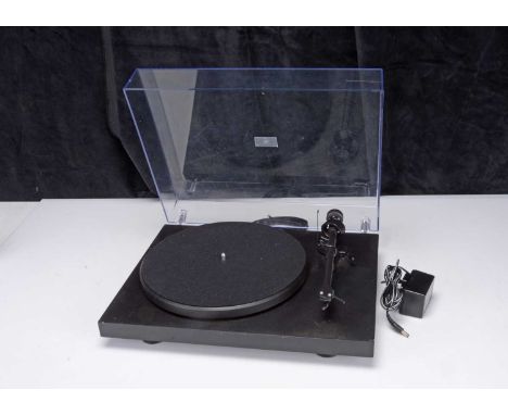ProJect Turntable, ProJect Turntable Debut iii with OMB 10 good condition with light scratching to lid, adapter present untes