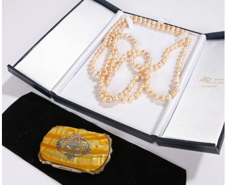Pearl necklace, together with a ladies purse, (2)