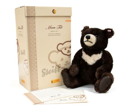 Steiff: A boxed Steiff Moon Ted teddy bear, 40cm height, limited edition, no. 1425/2000, 662423, working growler, with certif