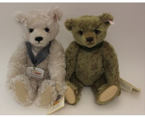 Steiff: A limited edition Steiff bear, contained within bag, limited edition no. 00122, Museum bear 2005, together with anoth