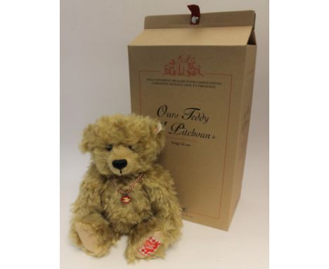 Steiff: A boxed Steiff 'U Pitchoeun' teddy bear, 35cm height, limited edition, no. 1199/2000, 658082, with certificate.