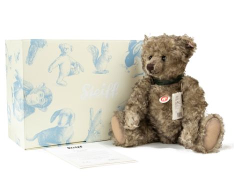 Steiff: A boxed Steiff 'Jeremy' teddy bear, 43cm height, limited edition, no. 706/1500, 035180, working growler, with certifi