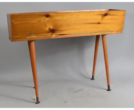 A Varnished Pine Mid 20th Century Plant Trough, 76cms Wide and 52cms Tall 