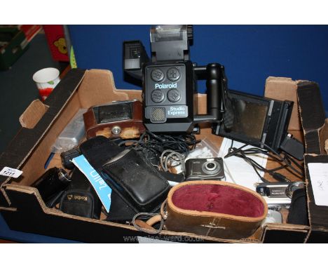A quantity of Cameras including Ricoh Caplio, Canon Powershot A470, Vivita digital video camera, Polaroid Studio Express, etc