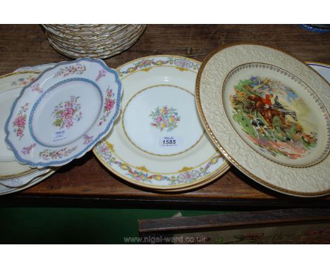 A quantity of Plates including Royal Winton hunting scene, Royal Worcester 850th anniversary of The Hospital of St. Bartholom