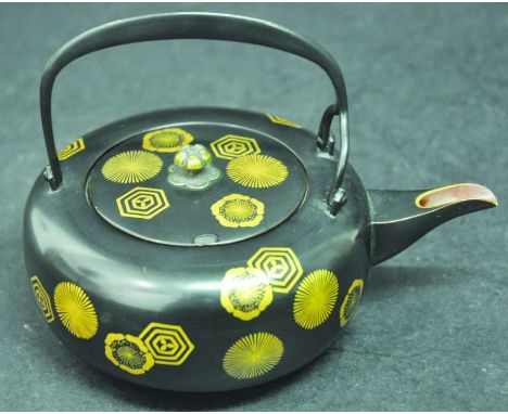 A GOOD JAPANESE EDO/MEIJI PERIOD LACQUER TEAPOT & COVER, decorated in gold lacquer with scattered flowerheads and geometric m