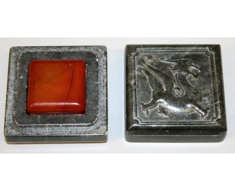 A GOOD QUALITY EARLY 20TH CENTURY TIANHUANG STONE SEAL, contained in a later green jade box, the imprint of the seal reading 