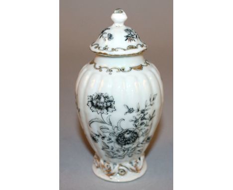 AN 18TH CENTURY CHINESE QIANLONG PERIOD PORCELAIN TEA CADDY & COVER, the fluted sides painted en grisaille and in gilding wit