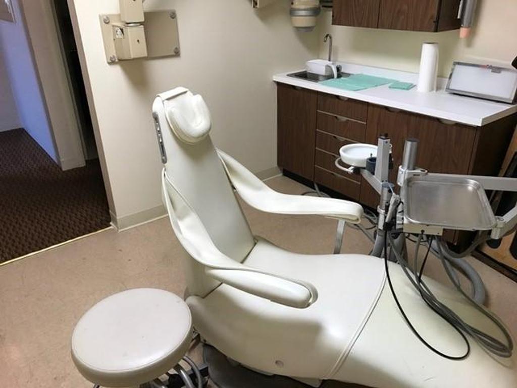 Dental office. Room 1. Dental EZ chair mod. PL200. A Dec hygienist
