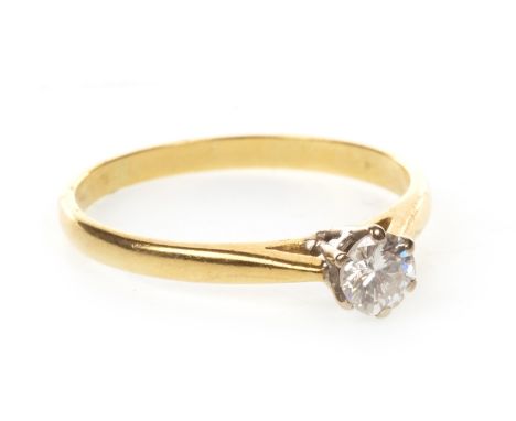 DIAMOND SOLITAIRE RING, the round brilliant cut diamond of approximately 0.28 carats, in eighteen carat gold, size P 1/2, 2.4