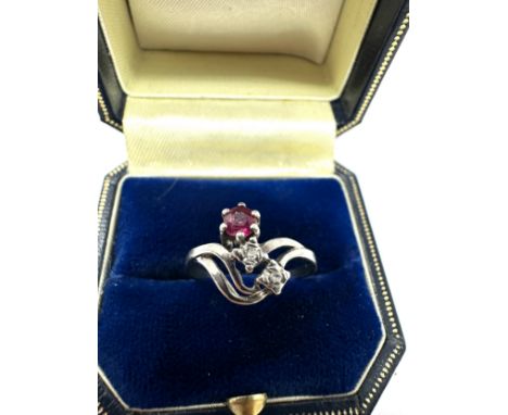 8ct white gold ruby diamond ring weight 1.8g