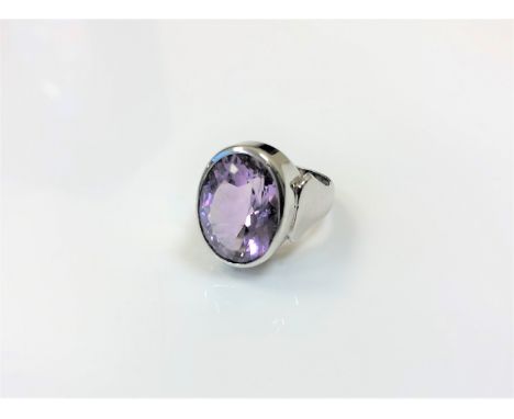 A 9ct white gold amethyst ring, size L CONDITION REPORT: 6.9g