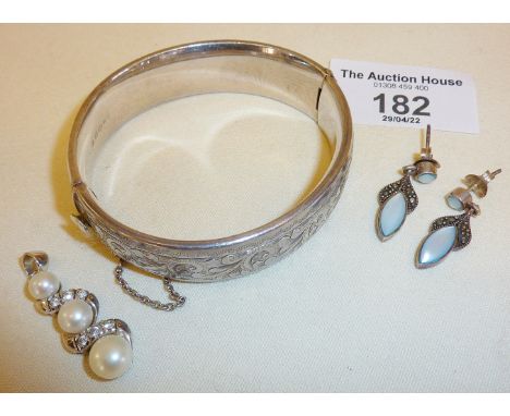 Hallmarked silver engraved hinged bangle, and other silver jewellery