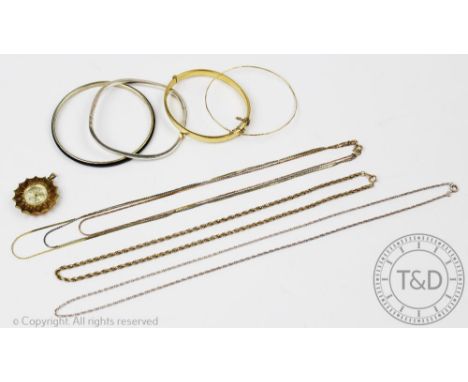 A collection of jewellery, to include; a 9ct gold rope twist chain 6.5gms, a tri-colour gold chain weight 5.9gms, a 9ct gold 