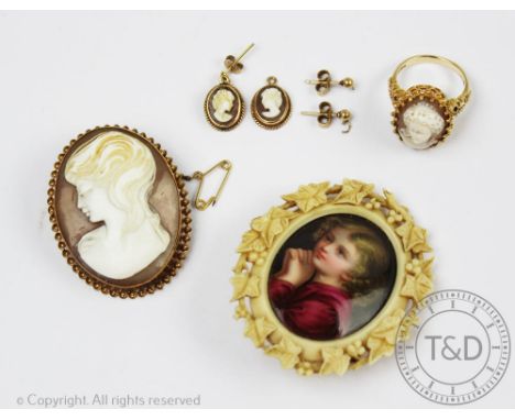 A carved shell cameo brooch in 9ct yellow gold surround, with a similar 9ct gold mounted ring and a pair of drop earrings alo