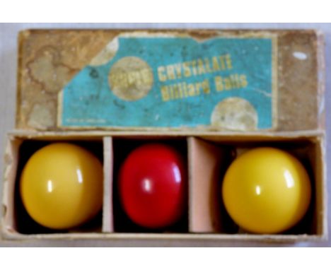Vintage Super Crystallite Billiard Balls - in original box. 2.1/16" in very good condition 