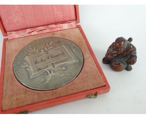 FRENCH BOXED WHITE METAL MEDALLION-ALLIANCE FRANCAISE engraved 'Miss Mary Fazackerley grand concours', weight 4.5 troy ozs, 6