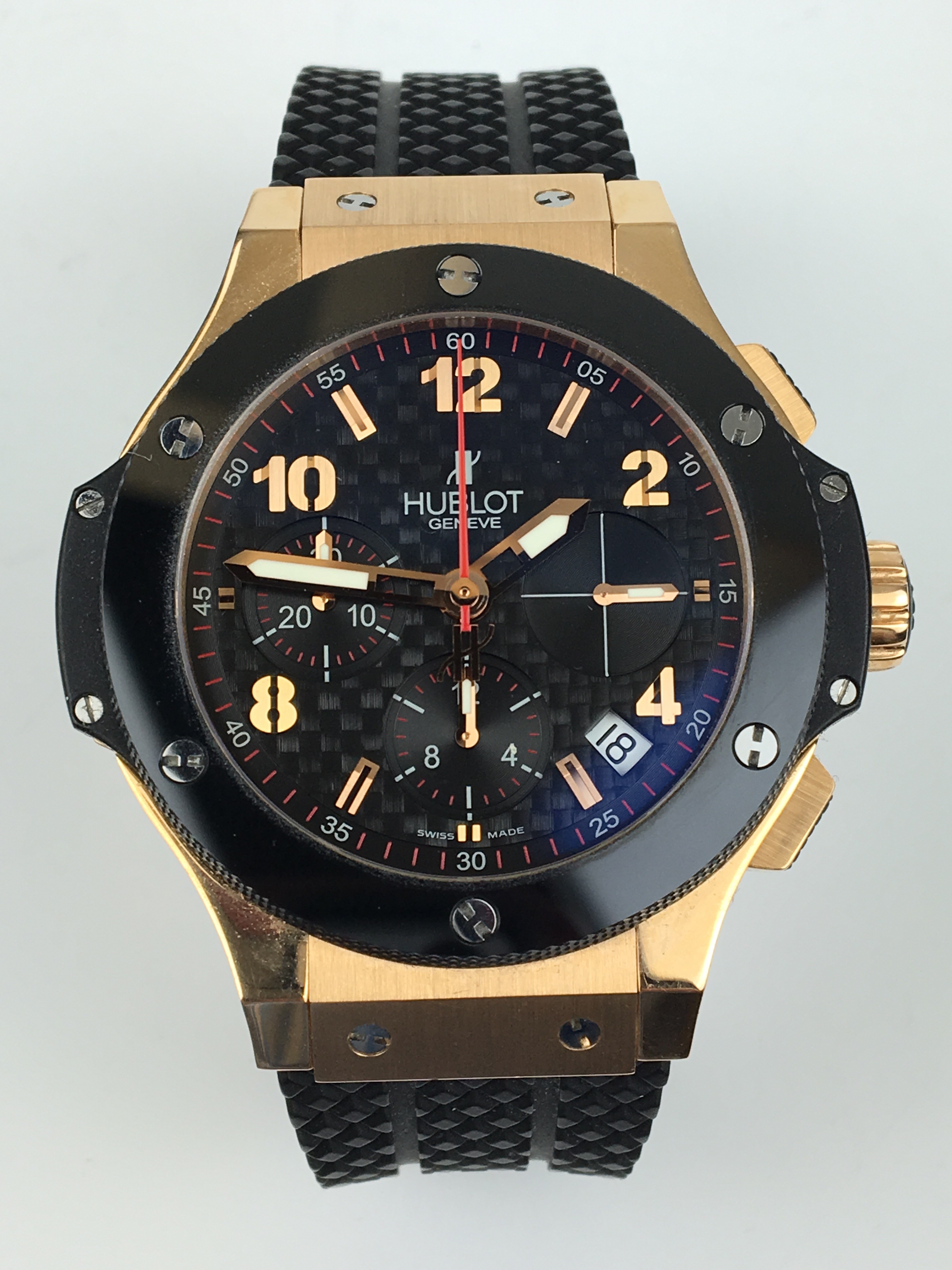 A GENTLEMANS 18K GOLD HUBLOT GENEVE BIG BANG AUTOMATIC WRIST WATCH