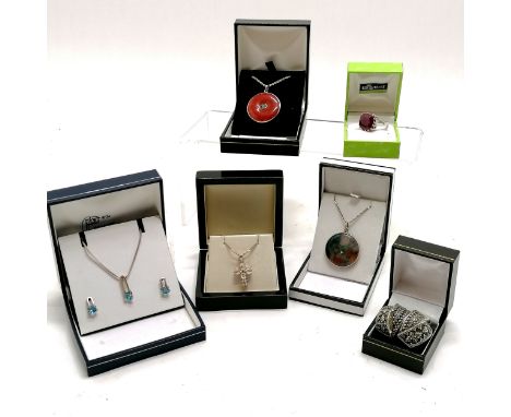 6 x boxed silver marked jewellery inc ruby set ring (size N½), moss agate pendant, hardstone oriental, blue topaz pendant + e
