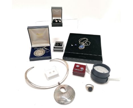 Boxed silver jewellery inc signet ring set with black onyx (size Z), collar with mother of pearl pendant, blue stone set pend