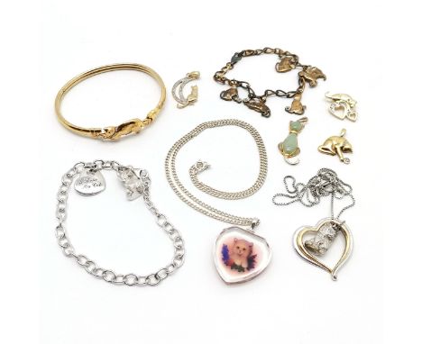Qty of cat themed silver jewellery inc gilt bangle set with diamond (6cm internal), pendant on chain etc - total weight (lot)