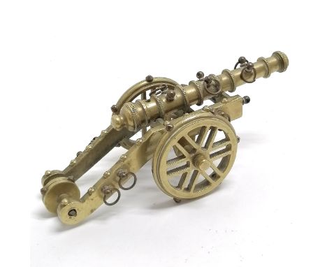 Brass model of a cannon on limber - 16cm and has slight losses to detail