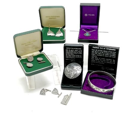 Qty of Cornish boxed pewter jewellery inc St Justin bangle + brooch, South Crofty mine etc