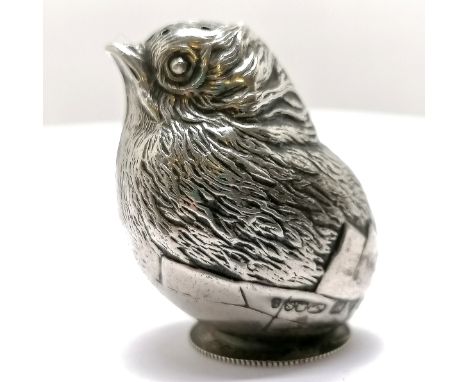 1907 Chester silver novelty chick in egg pepperette by Sampson Mordan - 3.6cm high &amp; 10g ~ has dent to head