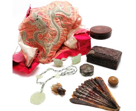 Qty of Oriental items inc antique, cinnabar lacquer box (a/f), jade figures inc goldfish (6cm), jade pendant &amp; embroidere