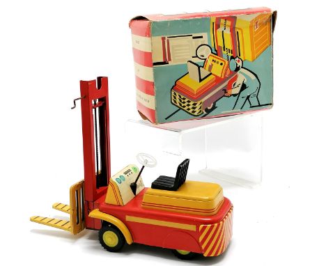 Kaden (Kovodružstvo Náchod) Czech boxed tin plate model of a fork lift truck - box 23cm x 18cm x 12cm