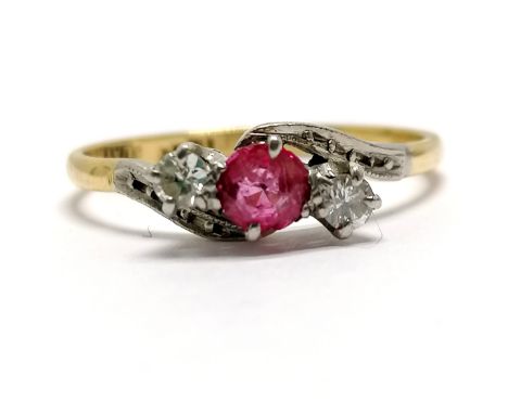 18ct marked gold &amp; platinum ruby &amp; diamond ring - size S &amp; 2.4g total weight ~ ruby a/f