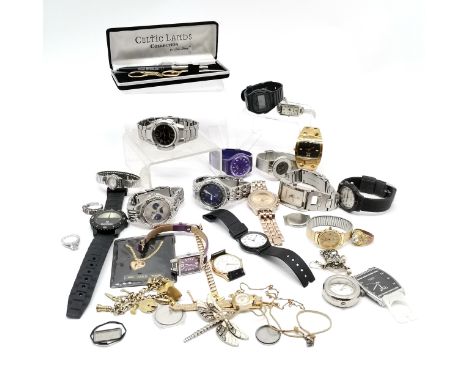 Qty of mostly quartz wristwatches inc Omax, Fossil etc t/w 2 x silver rings (1 a/f), silver gilt cross on 48cm chain etc - al