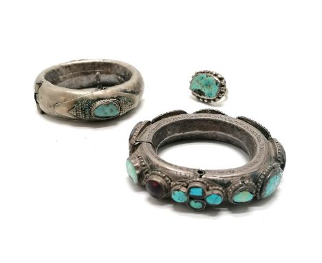 Antique ethnic low grade silver turquoise stone set jewellery - 2 bangles & a ring ~ total weight (lot) 133g