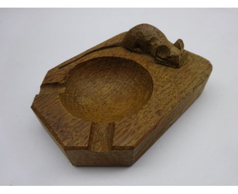 'Mouseman' Yorkshire oak ash tray by Robert Thompson of Kilburn, carved with mouse signature, W10cm