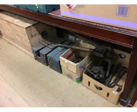 A large quantity of tools