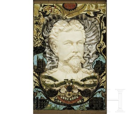 Guckkastenbild des Königs Ludwig II. im Rahmen mit Hinterglasmalerei und eingebauter Spieluhr, Bayern, Ende 19. Jhdt.  Kerami