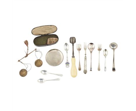 A miscellaneous group of small silver flatware to include a silver cheese corer, Martin and Hall, Sheffield, of plain form, v