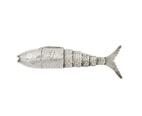 A George IV articulated fish vinaigrette Possibly Thomas Willmore, Birmingham 1820, the articulated body section with all-ove