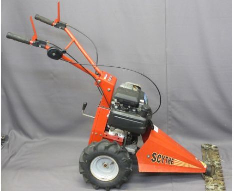LAWN FLIGHT PRO PETROL OPERATED SCYTHE with Honda GC135 4.0 engine