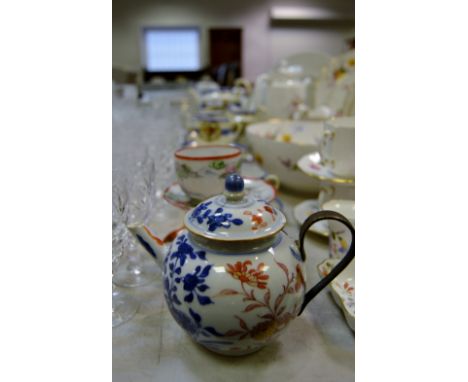 Chinese Ceramics - an Imari bullet shaped teapot, c.1770;  a 20th century tea service;  etc