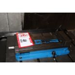 Kurt 6" Machinist Vise