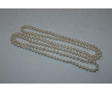 A pearl type necklace
