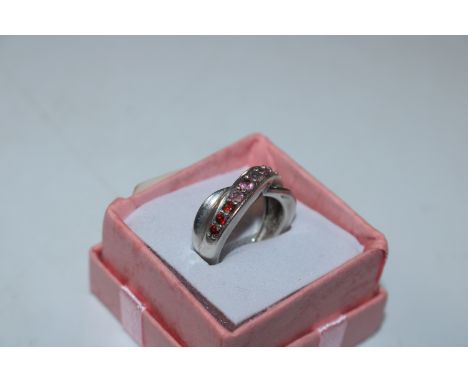 A Sterling silver and pink tourmaline set ring, size J/K